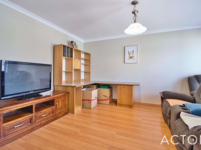 9 Pockett Avenue, Rockingham WA 6168