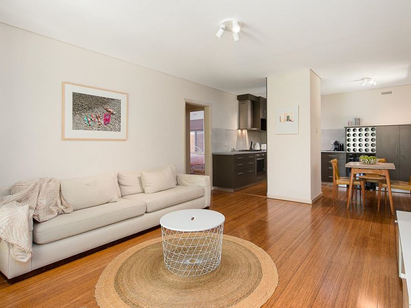 2/39 Broome  Street, Cottesloe