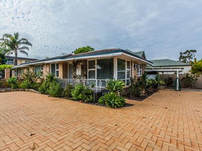 1 Carlson Street, Booragoon WA 6154