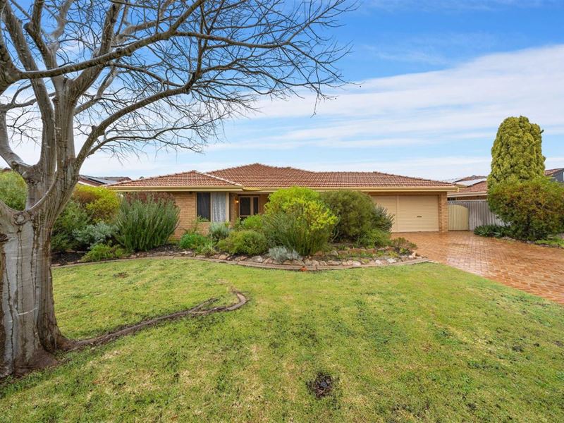30 Simmonds Parade, Winthrop