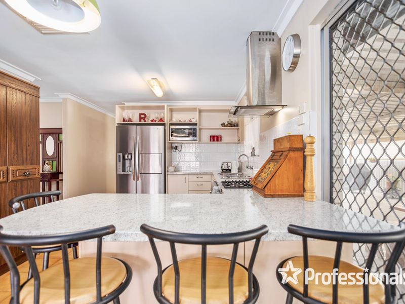 105 Third Avenue, Kelmscott WA 6111