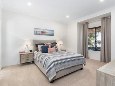 32 Rousham Street, Canning Vale WA 6155
