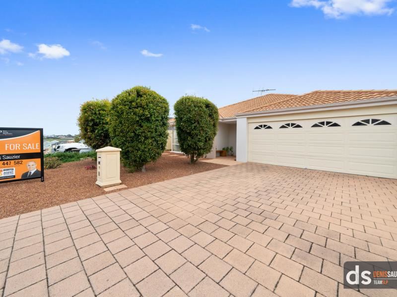 8 Clairault Rise, Pearsall