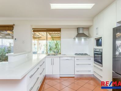 33b Dundee Street, Leeming WA 6149