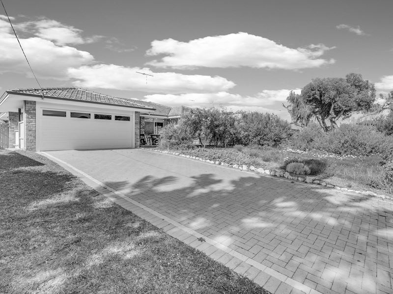 25 Ivanhoe Crescent, Falcon WA 6210