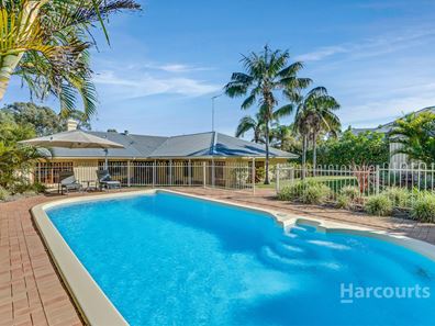80 Oaklands Avenue, Halls Head WA 6210