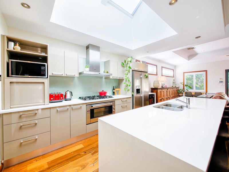 86 Brookdale Street, Floreat