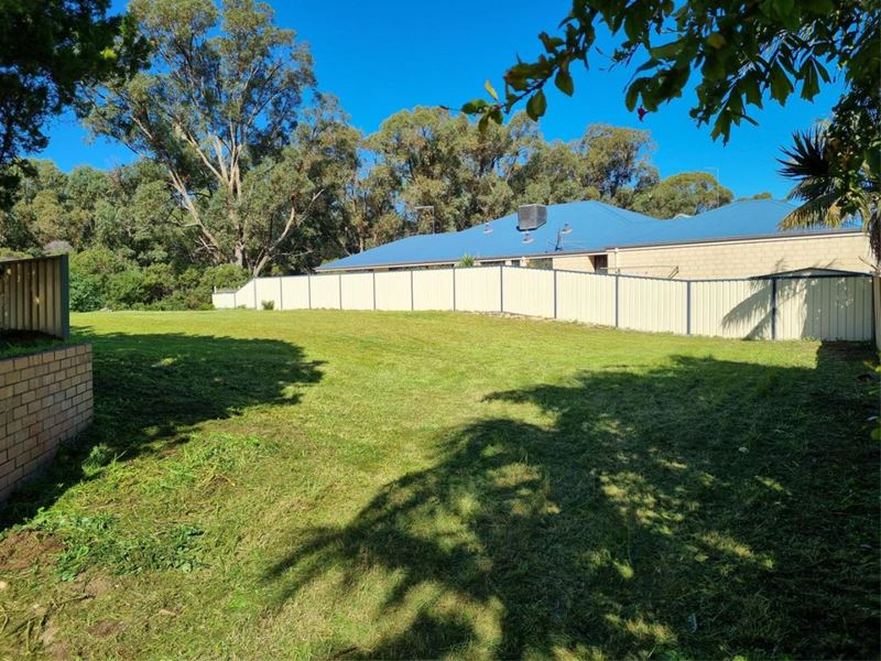 28 Summerlea Avenue, Meadow Springs