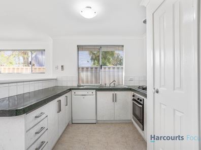 2/12 Montes Square, Riverton WA 6148