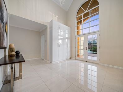 4 Levien Place, Winthrop WA 6150