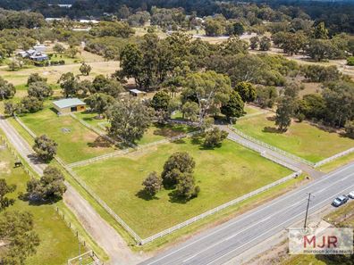 906 Rowley Road, Oakford WA 6121