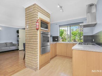 5/8 Falcon Court, Willetton WA 6155