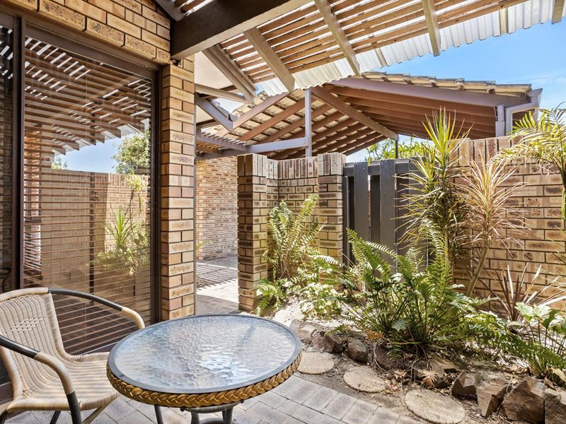 4/3 Strickland Street, South Perth