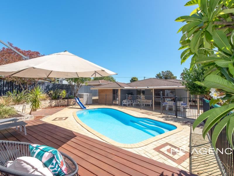 16 Aerolite Way, Beldon WA 6027