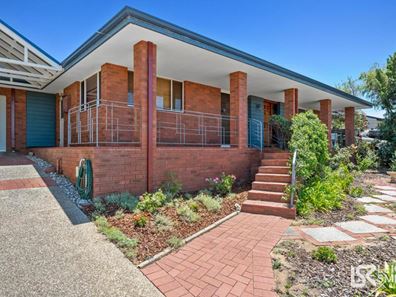 18 Carina Circle, Halls Head WA 6210