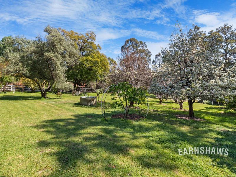 190 Marri Road, Glen Forrest