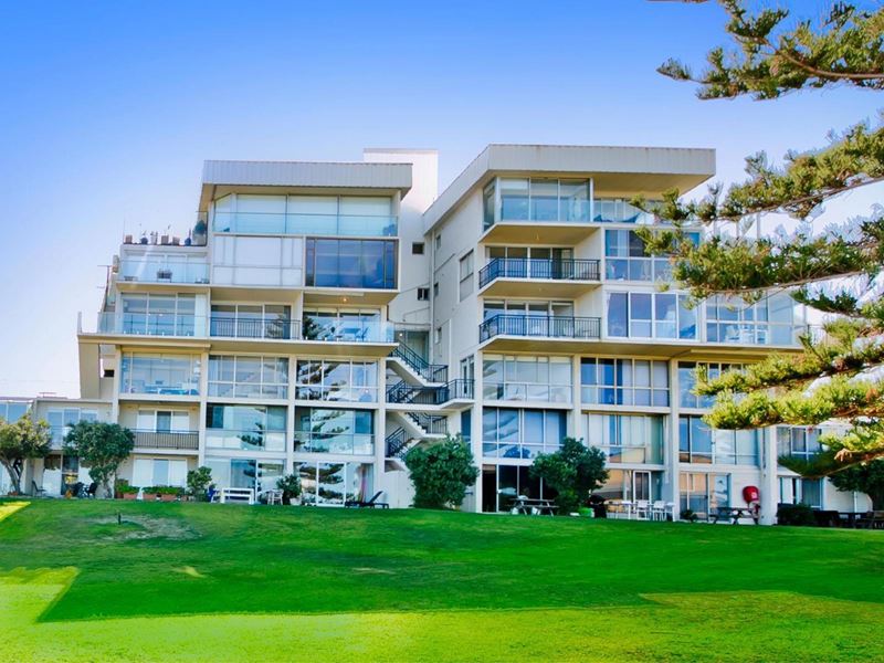 4/287 West Coast Highway, Scarborough