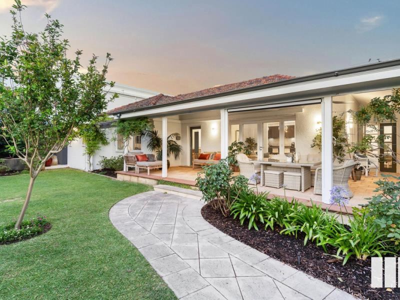 32 Lockhart Street, Como