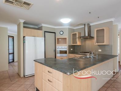 16 Little River Cove, Jane Brook WA 6056