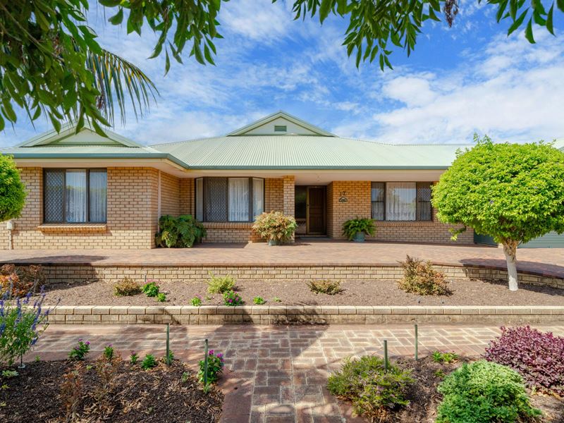 17 Denham Street, Dudley Park WA 6210