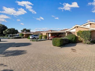 4/11 Merope  Close, Rockingham WA 6168