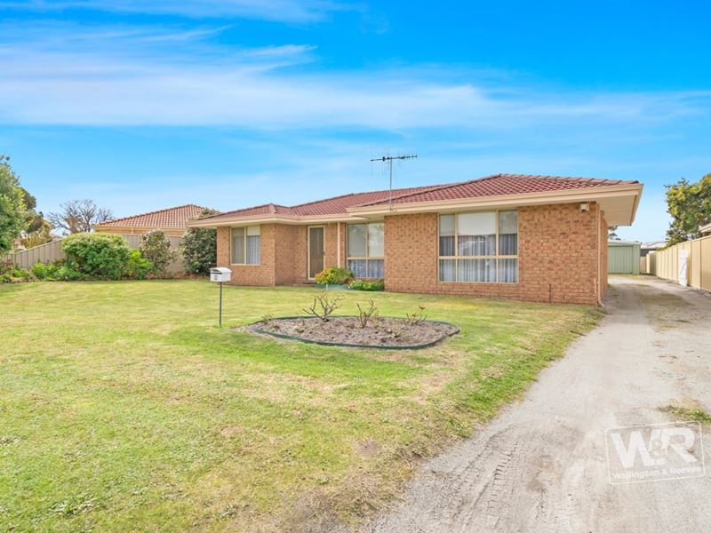 8 Salvado Road, Orana