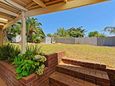 25 Aerolite Way, Beldon WA 6027