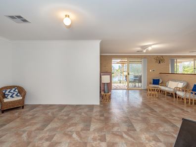 13 Delta Drive, South Yunderup WA 6208