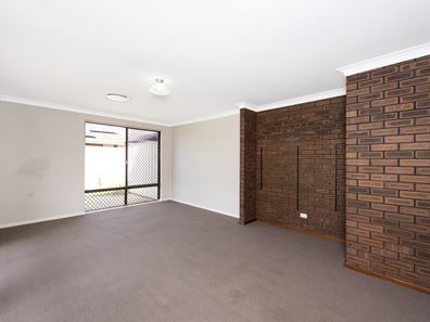 16 Jindarra Close, Cooloongup WA 6168