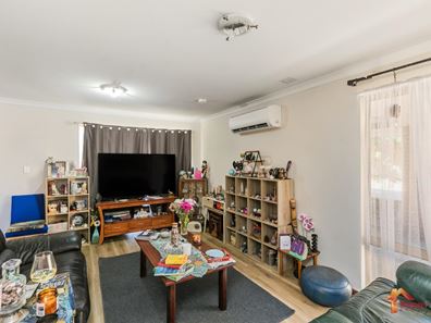 4 Camfield Loop, Parmelia WA 6167