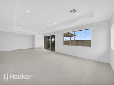 12 Lilac Way, Alkimos WA 6038