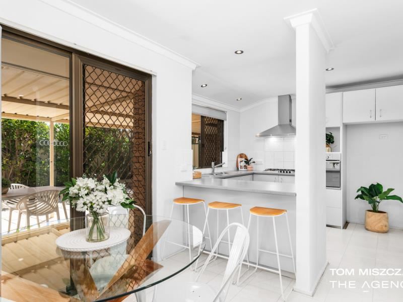 4/303 Wharf Street, Queens Park