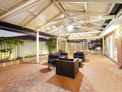 32 Chesterton Drive, Thornlie WA 6108