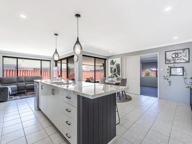 38 Eva Lynch Way, Port Kennedy WA 6172