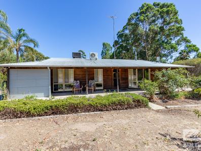 16 Tait  Close, Bakers Hill WA 6562