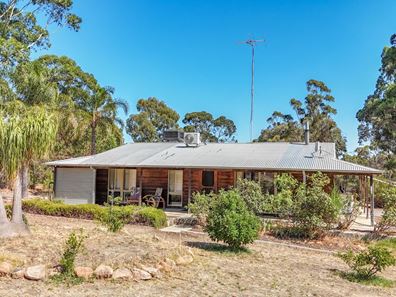 16 Tait  Close, Bakers Hill WA 6562
