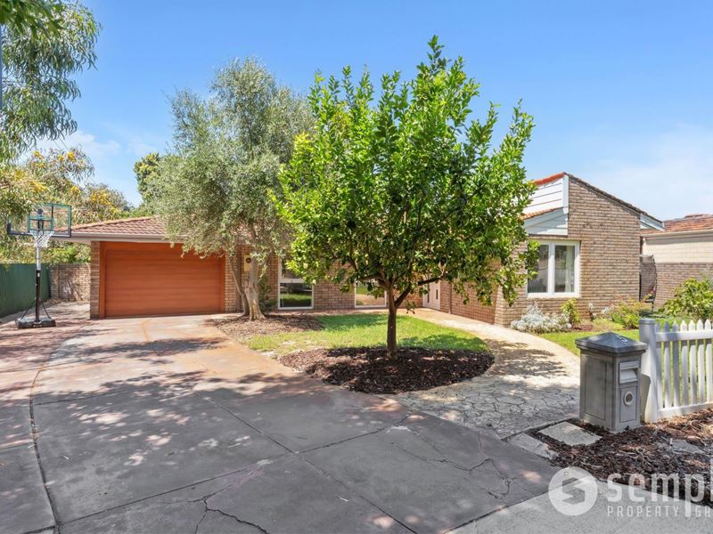 5 Dyson Close, Leeming WA 6149