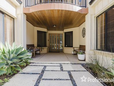 24 Waterview Drive, Woodvale WA 6026