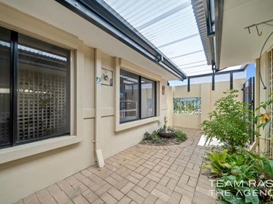 12 Bridges Rise, Kiara WA 6054