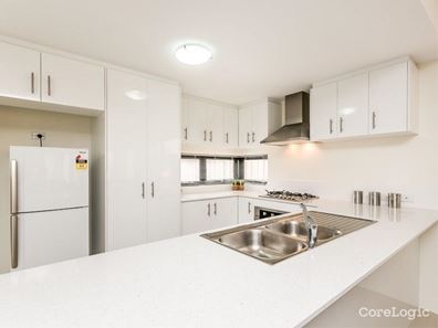15/2 Fowey Loop, Mindarie WA 6030