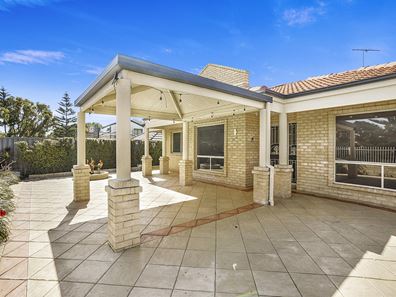 10A Centennial Gardens, Hillarys WA 6025