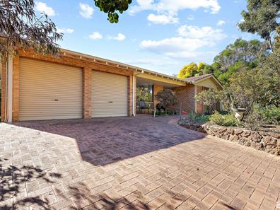 9 Rootes Road, Lesmurdie WA 6076
