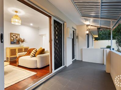 2 Cooke Street, Hilton WA 6163