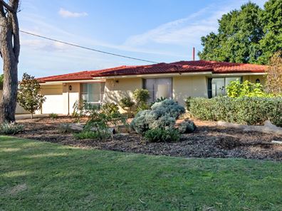 28 Windsor Drive, Gosnells WA 6110