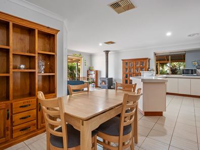2 Montgomery Lane, Hannans WA 6430