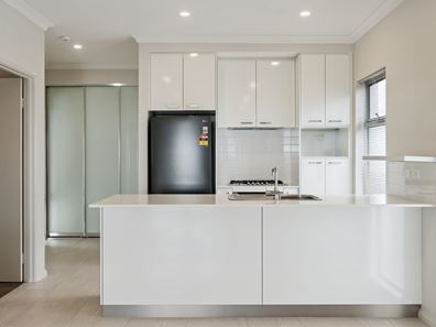 4/2 De Grey Street, Innaloo WA 6018
