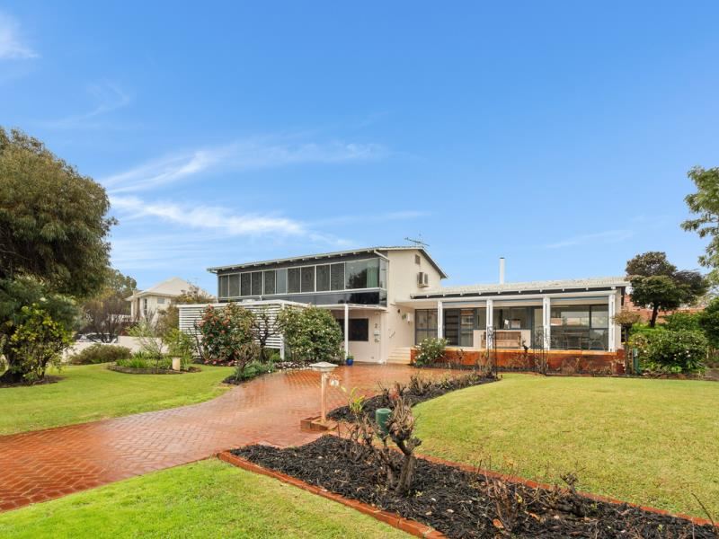 2 Kinross Crescent, Floreat WA 6014