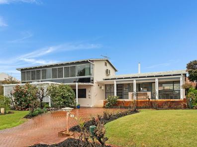 2 Kinross Crescent, Floreat WA 6014