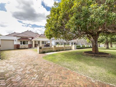 6 Elstree Avenue, Menora WA 6050
