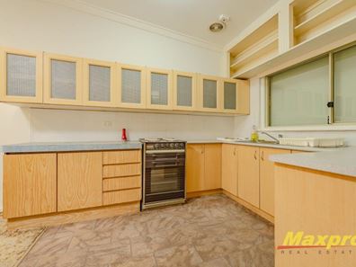 5 Greenwood Place, Lynwood WA 6147